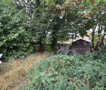 Avondale Avenue, Staines-upon-thames, TW18 - Photo 4