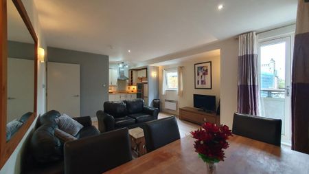 2 bedroom flat to rent - Photo 2