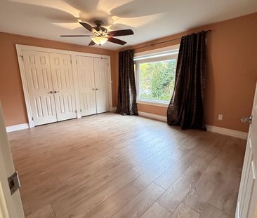 For Lease - 1075 Big Bay Point Road, Barrie, Ontario - Photo 3