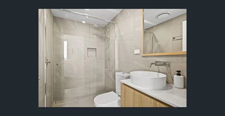 CONTEMPORARY BEACHSIDE APARTMENT - Photo 2