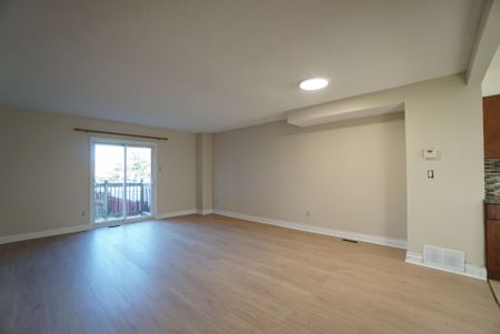 For Lease - 5 STAMFORD Private, Hunt Club - South Keys and Area, Ontario - Photo 3