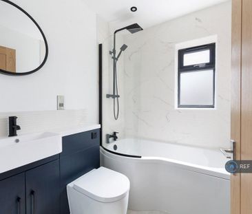 2 bedroom semi-detached house to rent - Photo 6