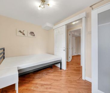 2 bedroom flat to rent - Photo 6