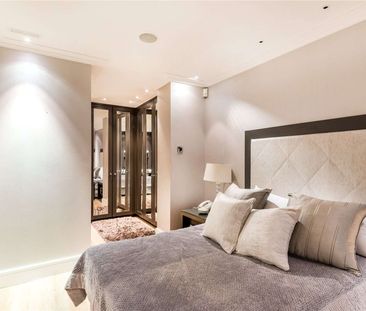 Four bedroom town house in a private gated close in the heart of St... - Photo 4