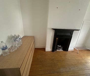 1 Bed Flat, Great West Road, TW8 - Photo 4