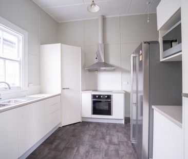 Room by Room on West Street - Photo 2