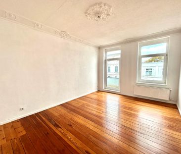 Altbaucharme in Stadtfeld-Ost – Stilvolle 3-Zimmer-Wohnung mit Stuc... - Foto 1