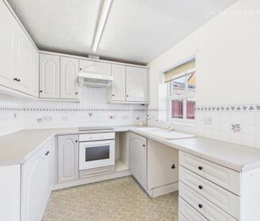 2 bedroom semi-detached house to rent - Photo 5