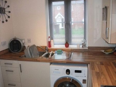 2 bedroom terraced house to rent - Photo 5