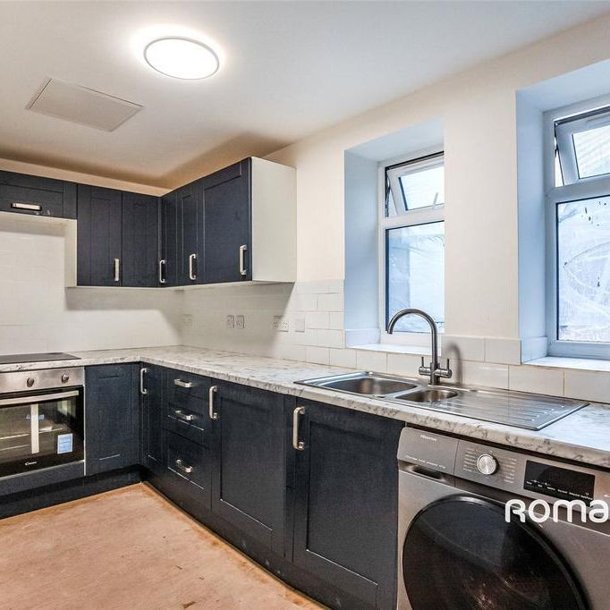 Studio to rent - Photo 1