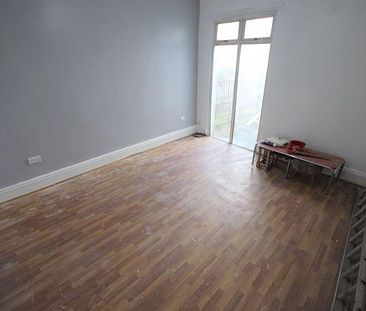 4 bedroom terraced house to rent - Photo 2