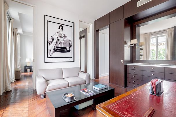 Appartement à louer rue Newton, Paris 16ème - Photo 1