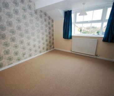 4 bedroom detached house to rent - Photo 2