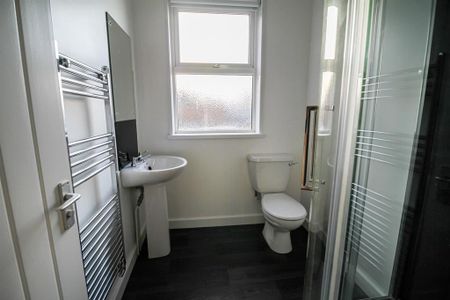 2 bedroom maisonette to rent - Photo 5