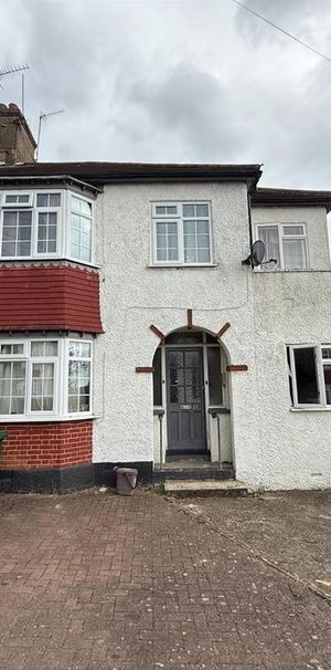 3 bedroom flat to rent - Photo 1