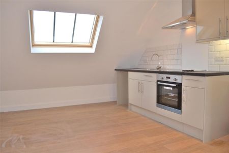 2 bedroom apartment to rent - Photo 2