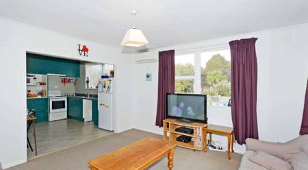 CLOUSTON PARK 2 BEDROOM - Photo 2