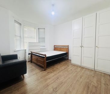 Studio Flat, Leagrave Road, LU4 - Photo 2