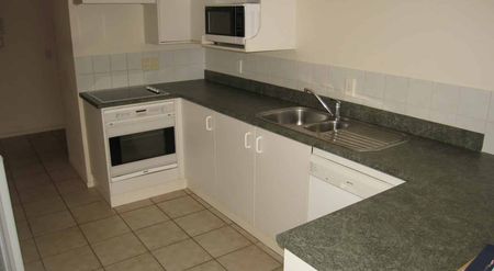 ONE BEDROOM CENTRAL CITY APARTMENT - Photo 5