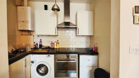 1 bedroom flat to rent - Photo 2