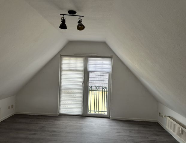 Erfurt: gemütliche 2 Raum Wohnung im Dachgeschoß - Photo 1