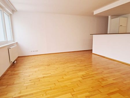 INNSTASSE, gepflegte 87 Neubau-Maisonette, 2 Zimmer, Komplettküche, Wannenbad, Parketten, 4. Liftstock - Foto 3