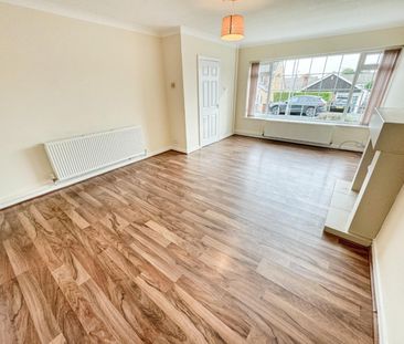 3 bedroom Bungalow To Let - Photo 4