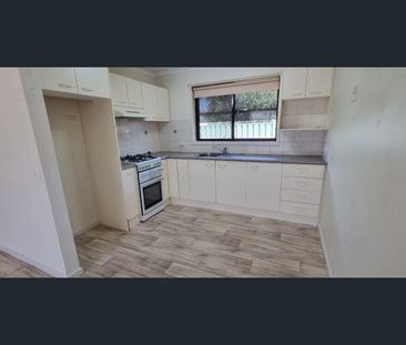 2/384 Kaylock Road, Lavington, NSW 2641 - Photo 3