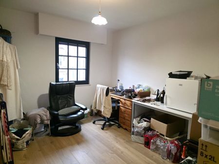 Prachtig appartement met 2 slaapkamers, ruim terras en garagebox in het hart van ’s-Gravenwezel - Photo 4