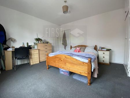 4 bedroom terraced house to rent - Photo 3