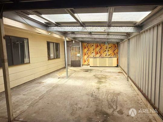 17 Polaris Ave, Kingston QLD 4114 - House For Rent | Domain - Photo 1