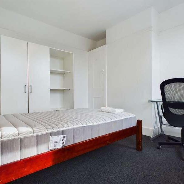 Redvers Road, Brighton, BN2 - Photo 1