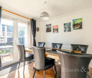 4 bedroom detached house to rent - Photo 3