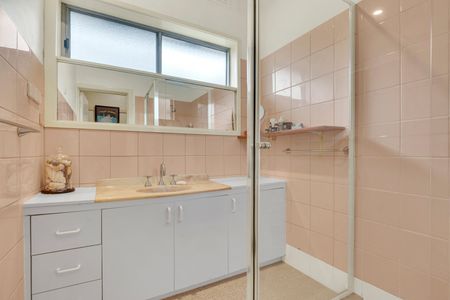8 Rose Court, Reservoir VIC 3073 - Photo 5