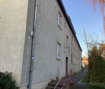 Dachgeschossausbau im 2. OG, Wannenbad, frisch renoviert! Sehen - e... - Foto 1