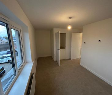 3 bedroom semi-detached house to rent - Photo 4