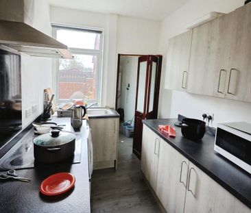 3 bedroom terraced house to rent - Photo 6