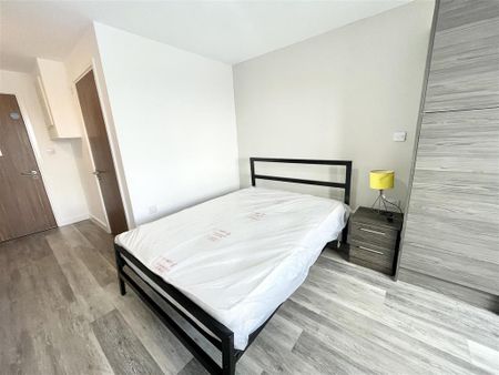 Studio to rent - Photo 5