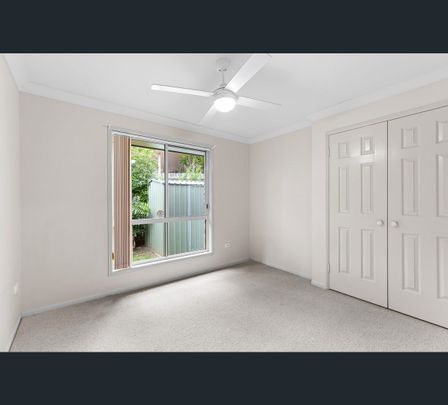 4 Vanham Close, Middle Ridge, Qld 4350 - Photo 1