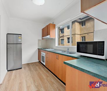 Two bedroom unit for rent in Auburn - Photo 2