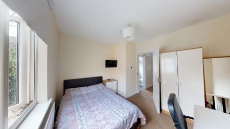 6 bedroom semi-detached house to rent - Photo 5