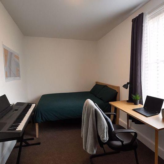 4 bedroom terraced house to rent - Photo 1