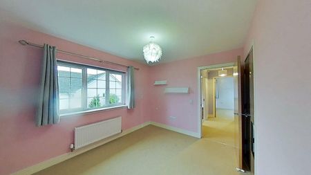 4 bedroom detached house to rent - Photo 5