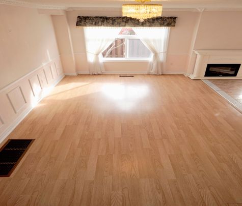 For Lease - 15 Amulet Crescent, Richmond Hill, Ontario - Photo 1