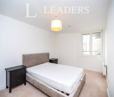 3 bedroom apartment to rent Sirius, 2 The Boardwalk, Brighton, BN2 - Photo 6
