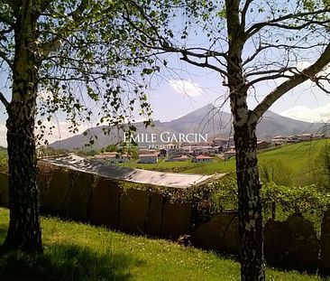 Maison à louer à Urrugne, avec piscine, tennis et vue montagnes. - Photo 1