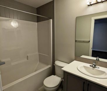 UPPER 84 Creekstone Drive Southwest - Photo 4