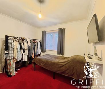 London Road, Grays, RM17 - Photo 2