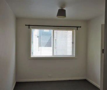 “Spacious 1bedder in a fabulous location!” - Photo 5