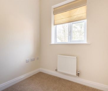 4 bedroom House To Let - Photo 3